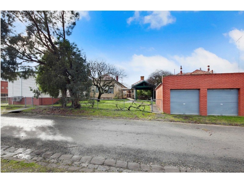 2 East Street South, Bakery Hill VIC 3350