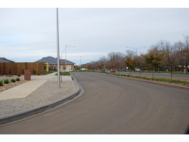 12 Bellington Drive, Alfredton VIC 3350