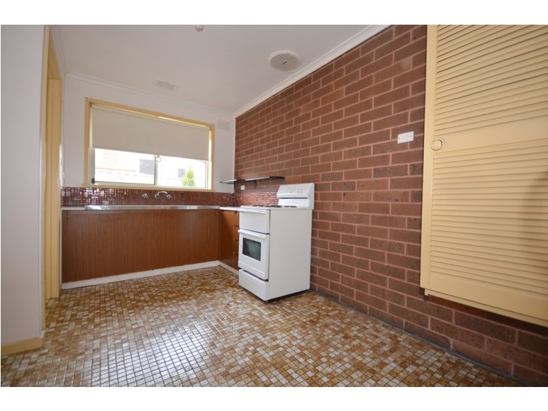 1/810 Humffray Street South, Mount Pleasant VIC 3350