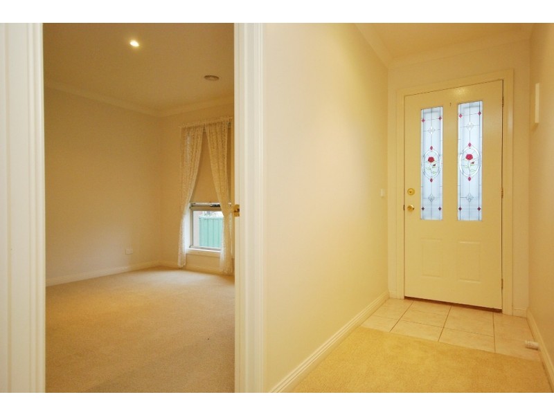 44 Norfolk Avenue, Lake Gardens VIC 3355