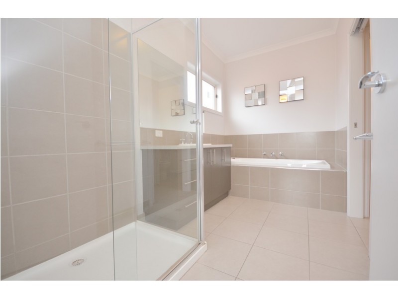 24 Ford Street, Ballarat East VIC 3350