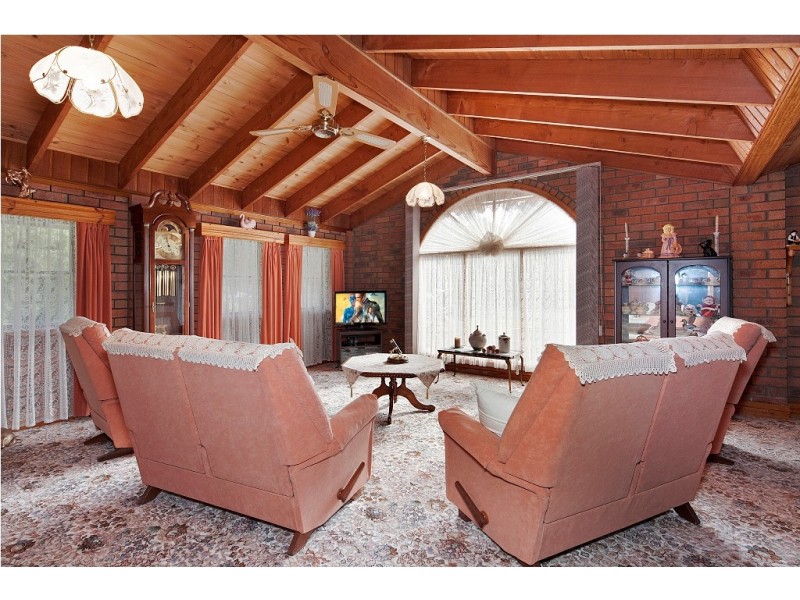 15 Blackberry Lane, Haddon VIC 3351