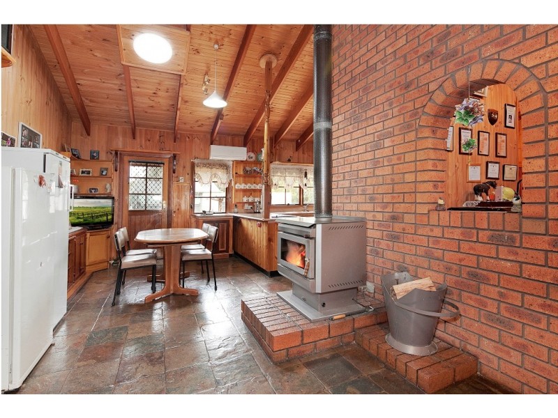 15 Blackberry Lane, Haddon VIC 3351