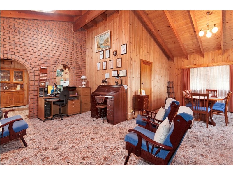 15 Blackberry Lane, Haddon VIC 3351