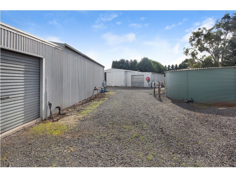 15 Blackberry Lane, Haddon VIC 3351