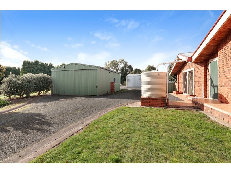 15 Blackberry Lane, Haddon VIC 3351