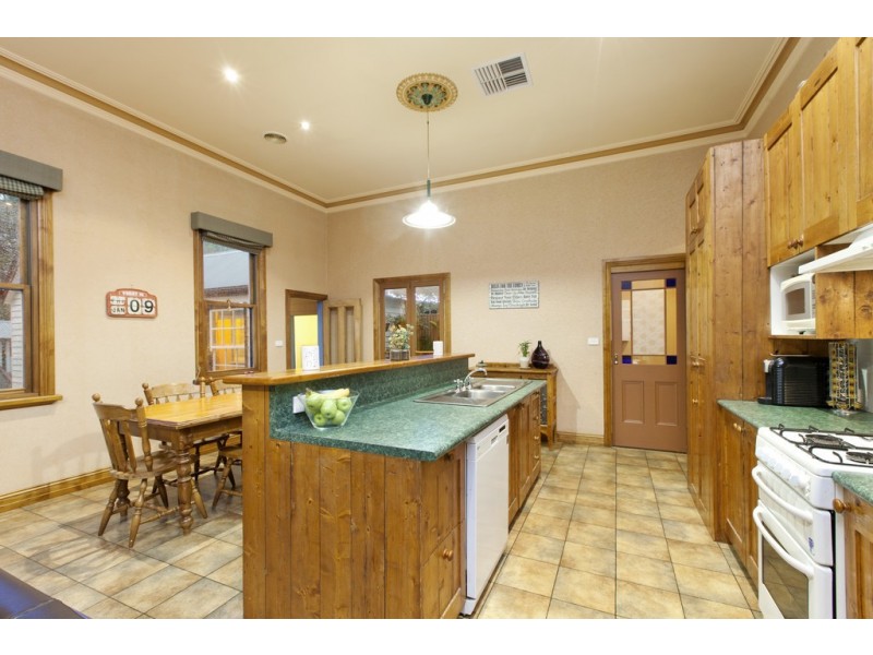 723 Barkly Street, Mount Pleasant VIC 3350