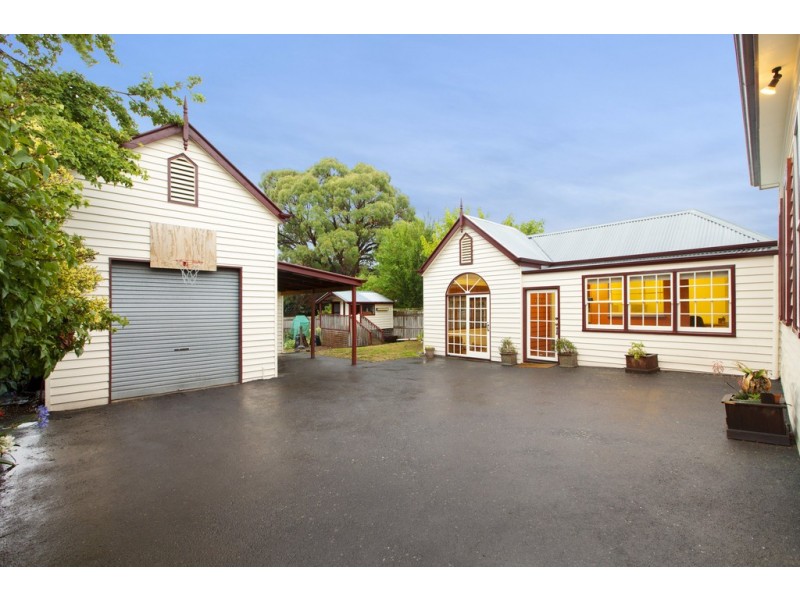 723 Barkly Street, Mount Pleasant VIC 3350