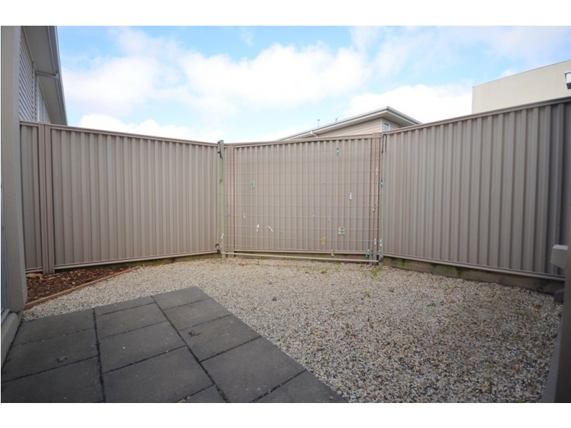 1/903 Geelong Road, Canadian VIC 3350