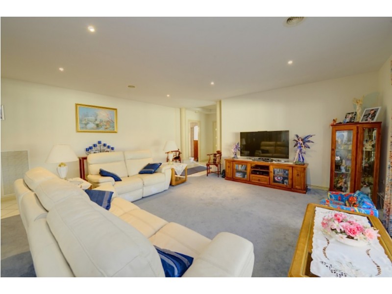 1865 Sturt Street, Alfredton VIC 3350