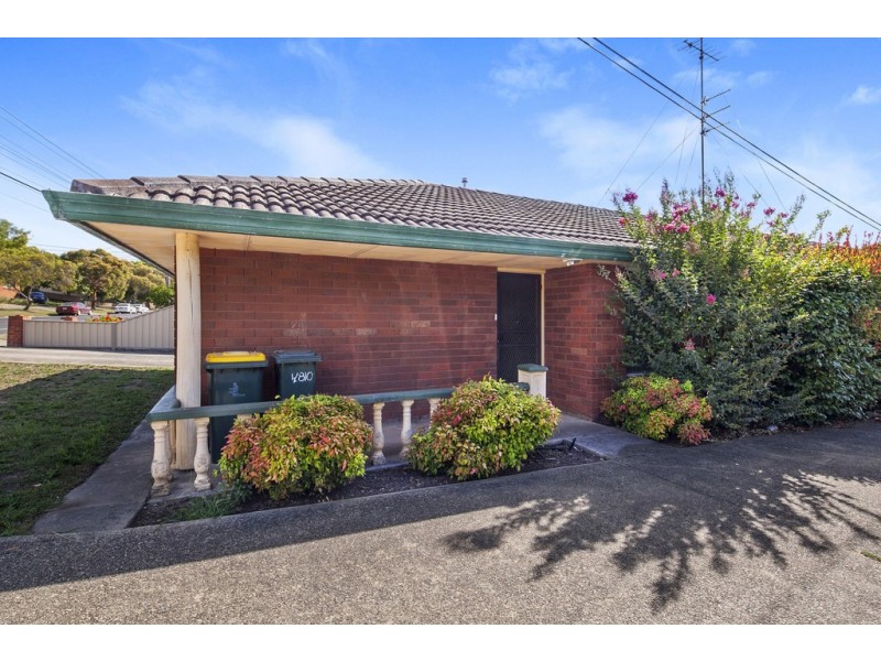 1-4/810 Humffray Street South, Mount Pleasant VIC 3350
