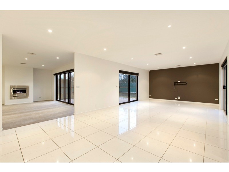 46 Faversham Avenue, Lake Gardens VIC 3355