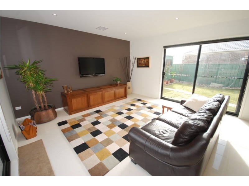 46 Faversham Avenue, Lake Gardens VIC 3355