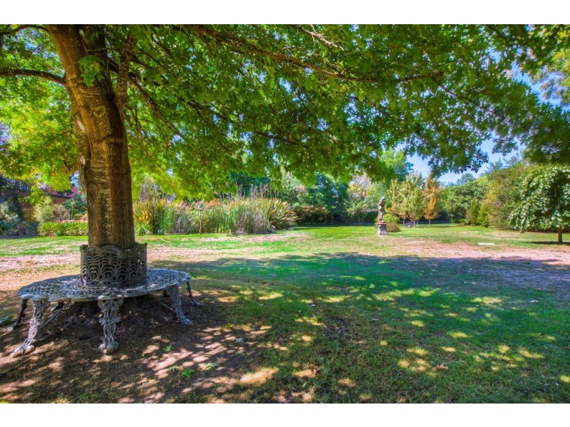 1444 Sturt Street, Lake Wendouree VIC 3350