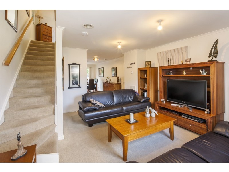 9 Domain Gardens, Sebastopol VIC 3356