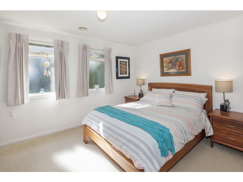 9 Domain Gardens, Sebastopol VIC 3356