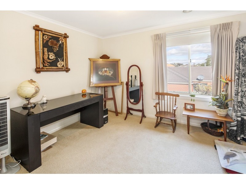 9 Domain Gardens, Sebastopol VIC 3356