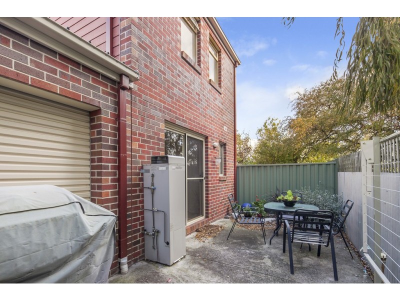 9 Domain Gardens, Sebastopol VIC 3356