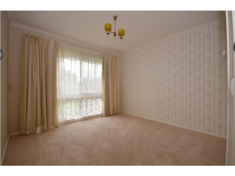 60 Browns Parade, Wendouree VIC 3355