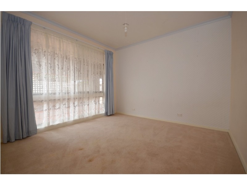 60 Browns Parade, Wendouree VIC 3355