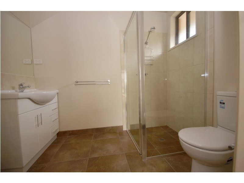 60 Browns Parade, Wendouree VIC 3355