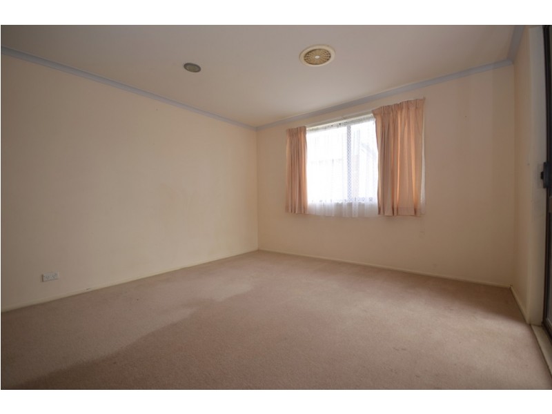 60 Browns Parade, Wendouree VIC 3355