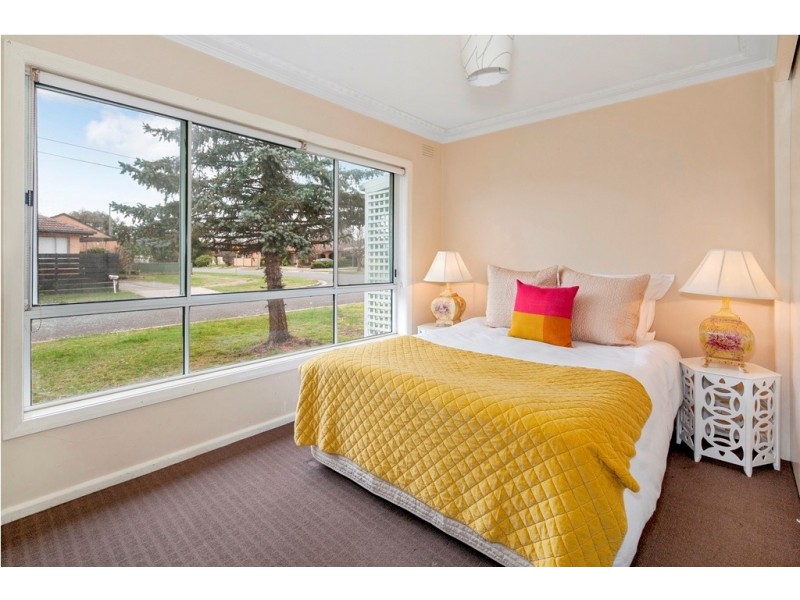 6 Towong Street, Alfredton VIC 3350