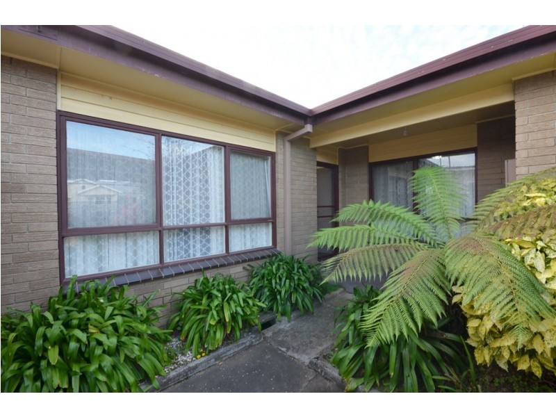 2/2 Nightingale Street, Newington VIC 3350