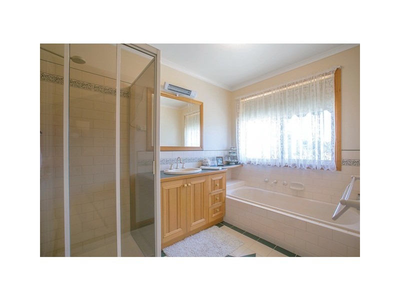 21 Stuart Street, Beaufort VIC 3373