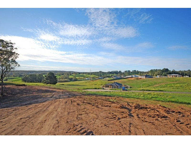 9 (Lot 39) Holmsgarth Court, Brown Hill VIC 3350