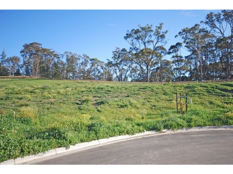 10 (Lot 40) Holmsgarth Court, Brown Hill VIC 3350