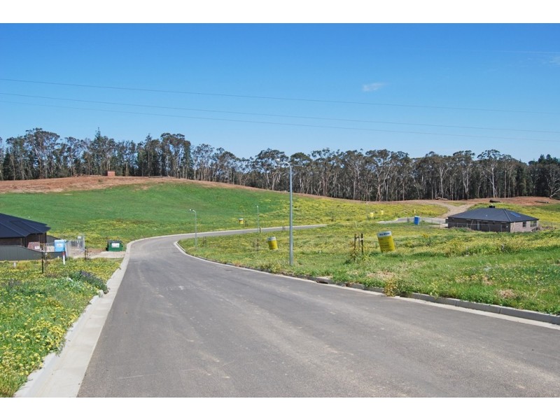 10 (Lot 40) Holmsgarth Court, Brown Hill VIC 3350