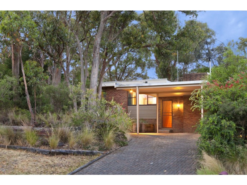 10 Hale Avenue, Mount Clear VIC 3350