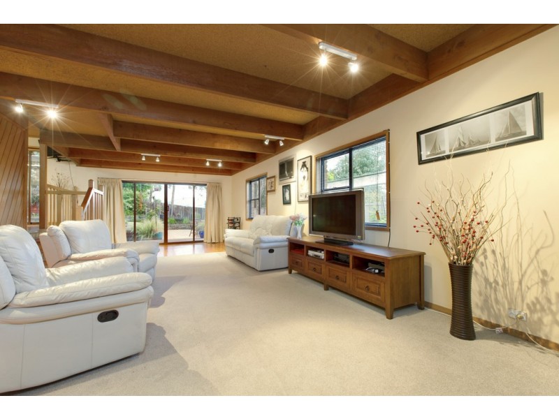 10 Hale Avenue, Mount Clear VIC 3350