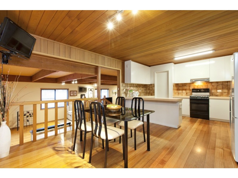 10 Hale Avenue, Mount Clear VIC 3350