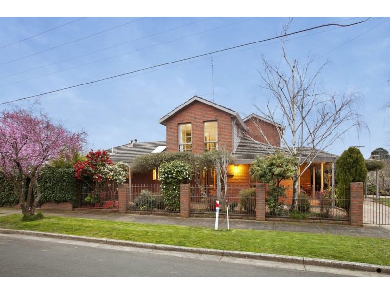 17 Essex Street, Wendouree VIC 3355