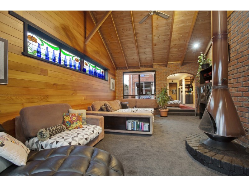 17 Essex Street, Wendouree VIC 3355