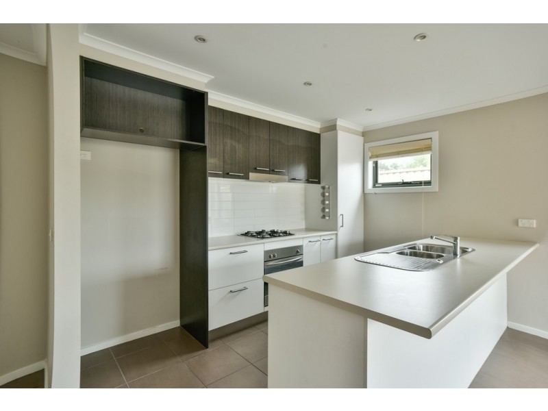 2/44 Bridge Street, Sebastopol VIC 3356