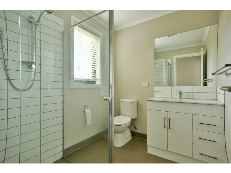 2/44 Bridge Street, Sebastopol VIC 3356