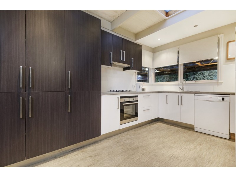 21 Regency Drive, Mount Clear VIC 3350