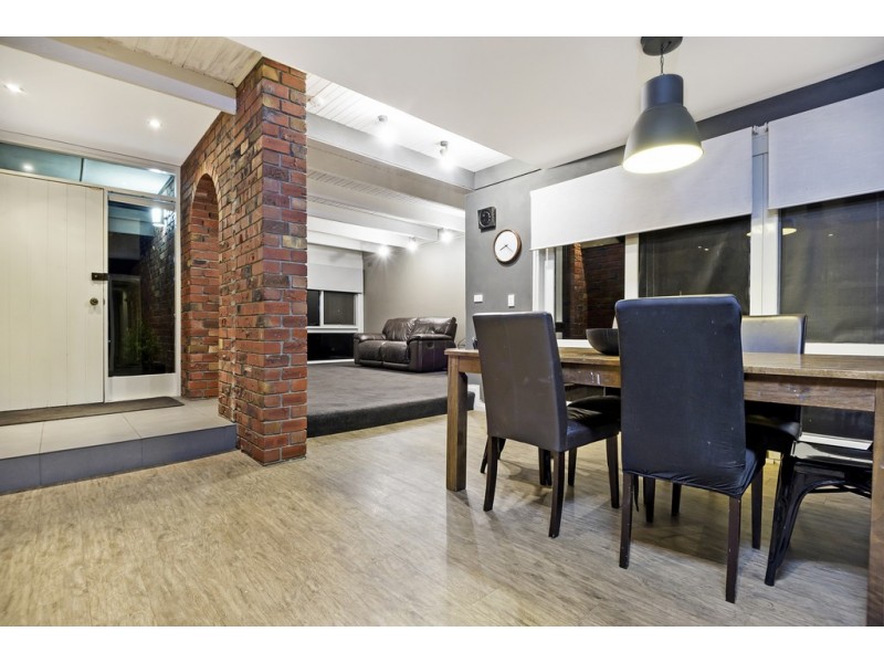 21 Regency Drive, Mount Clear VIC 3350