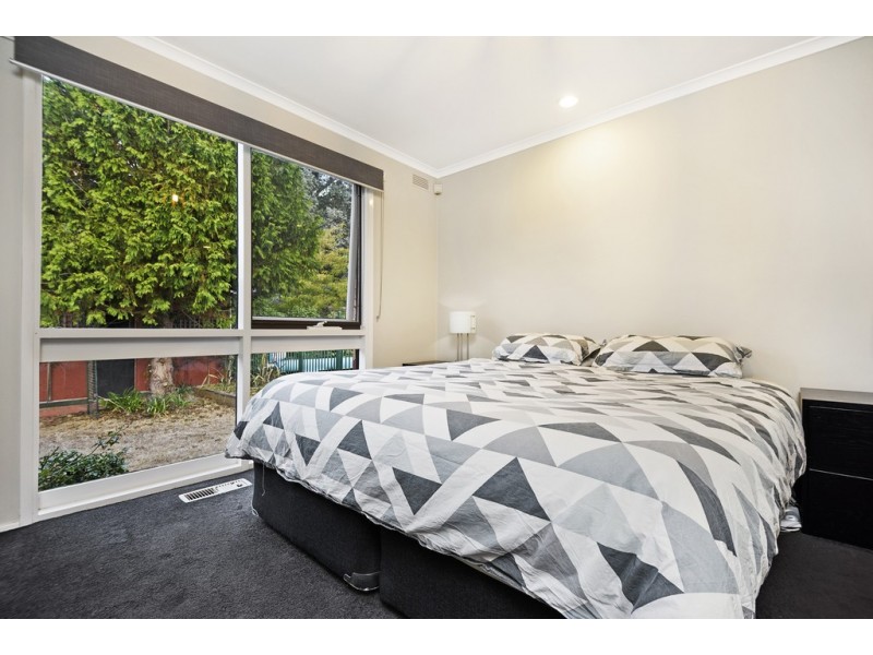 21 Regency Drive, Mount Clear VIC 3350