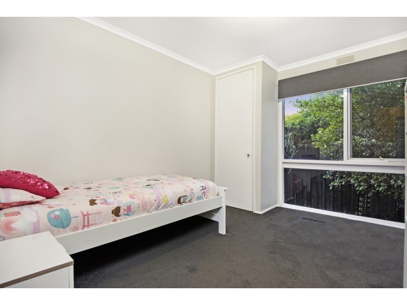 21 Regency Drive, Mount Clear VIC 3350