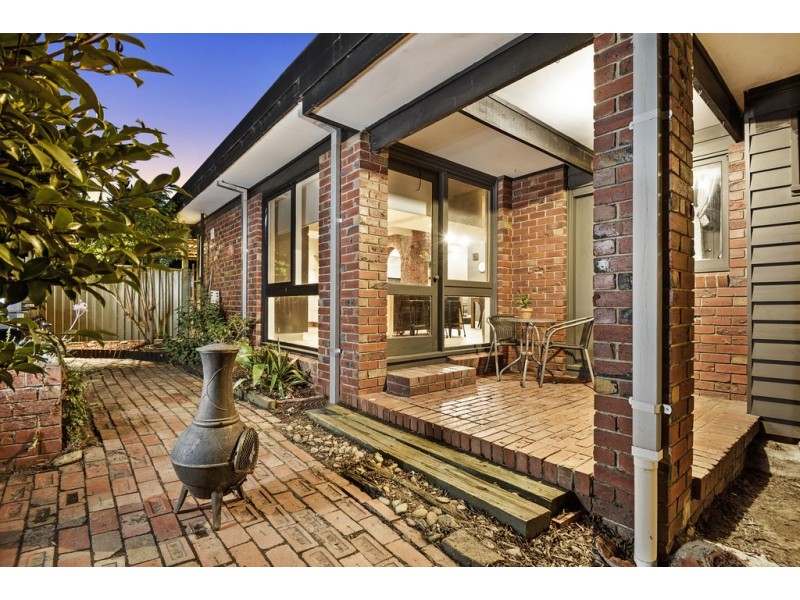 21 Regency Drive, Mount Clear VIC 3350