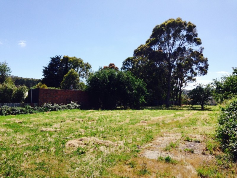 8 Thompson Street and 6 Brophy Street, Brown Hill VIC 3350