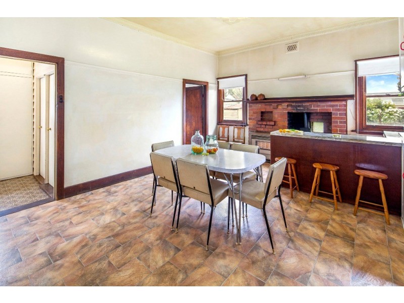 702 Laurie Street, Mount Pleasant VIC 3350