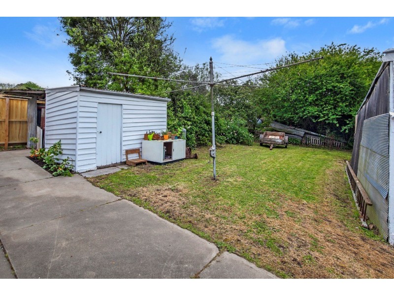 702 Laurie Street, Mount Pleasant VIC 3350