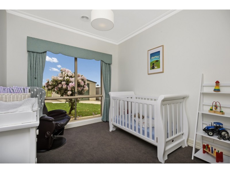 35 Erin Court, Wallace VIC 3352