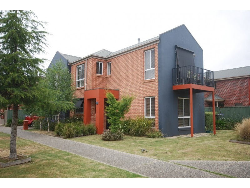 7 St Cedars Grove, Lake Gardens VIC 3355