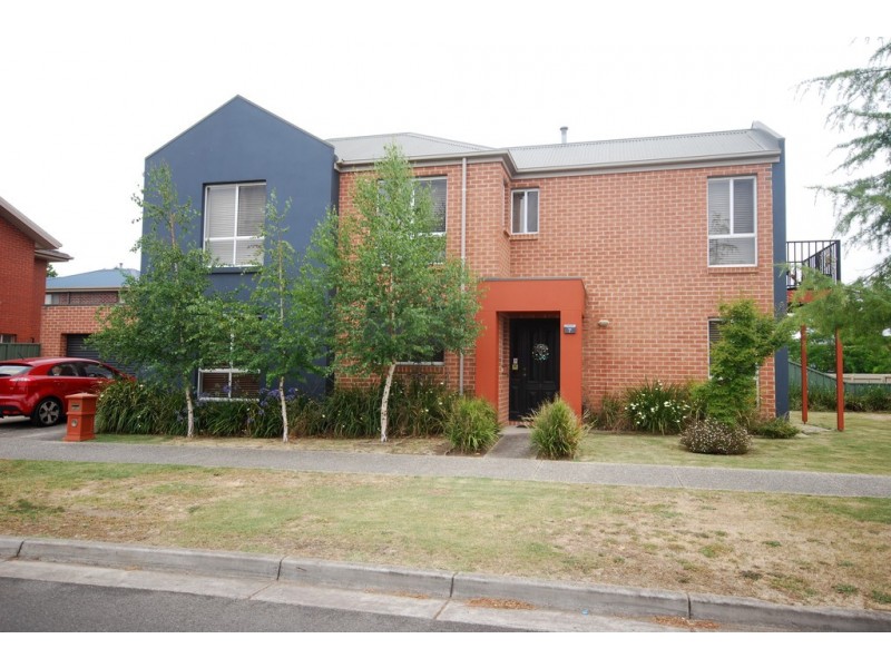 7 St Cedars Grove, Lake Gardens VIC 3355